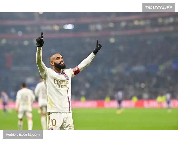 比赛第7分钟，拉卡泽特点射命中，里昂客场1-0领先马赛